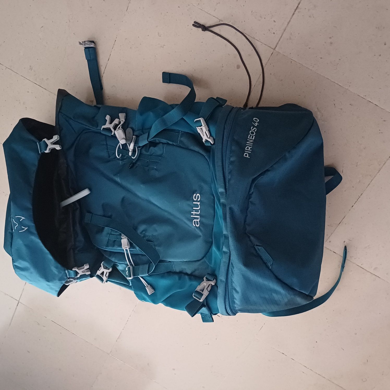 Mochila caminhada, Altus Pirenéus 40L