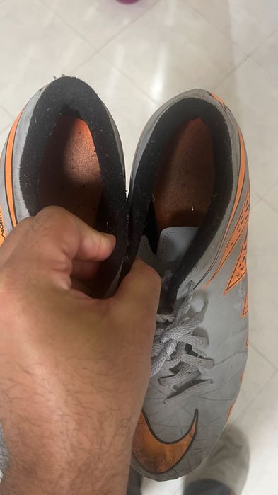 Chuteiras Nike cinzentas tamanho 44,5