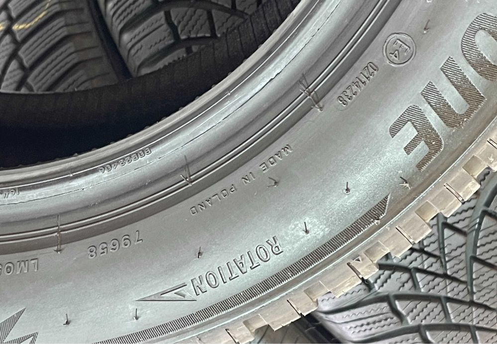 Автошини колеса резина 205/55 R16 Bridgestone Blizzak 2021 рік зимові