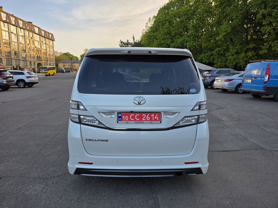 Toyota Vellfire 2,4 CVT 2010 7 мест