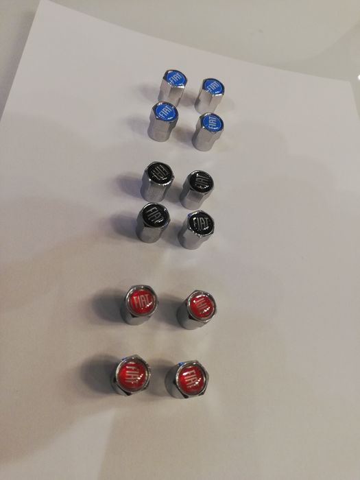 Fiat 126p ozdobne nakrętki na wentyle