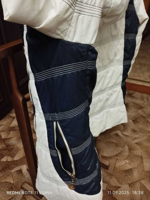 Куртка жіноча, осіння.