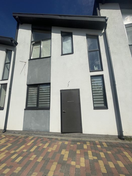 Таунхаус у Бучі з крутим наповнення! Поряд школа і садок!