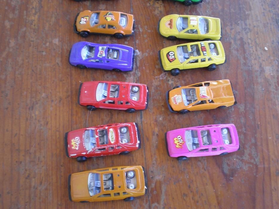 19 carros miniatura