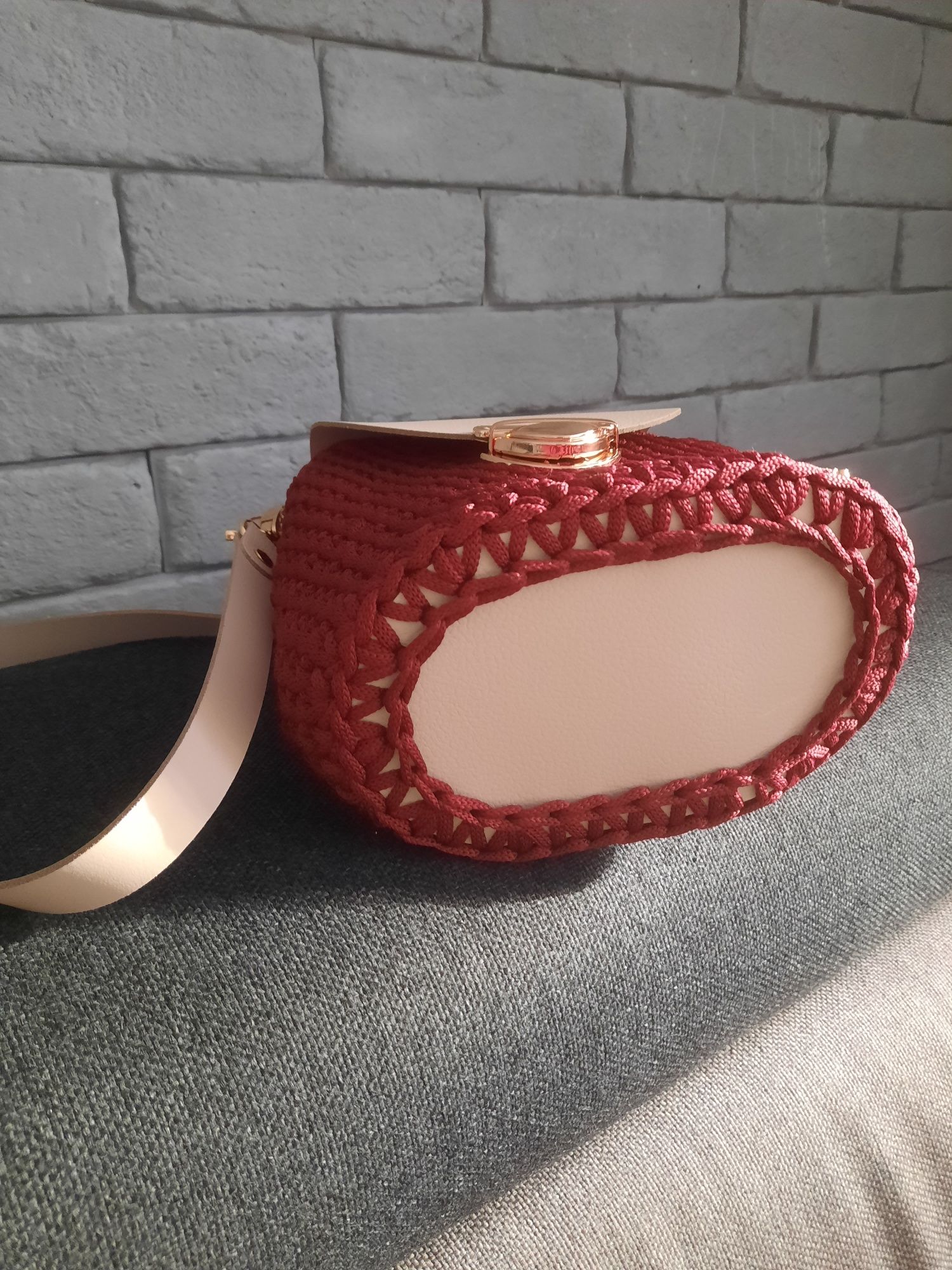 Torebka na szydełku hana handmade wino bordo beż skóra pleciona rączka
