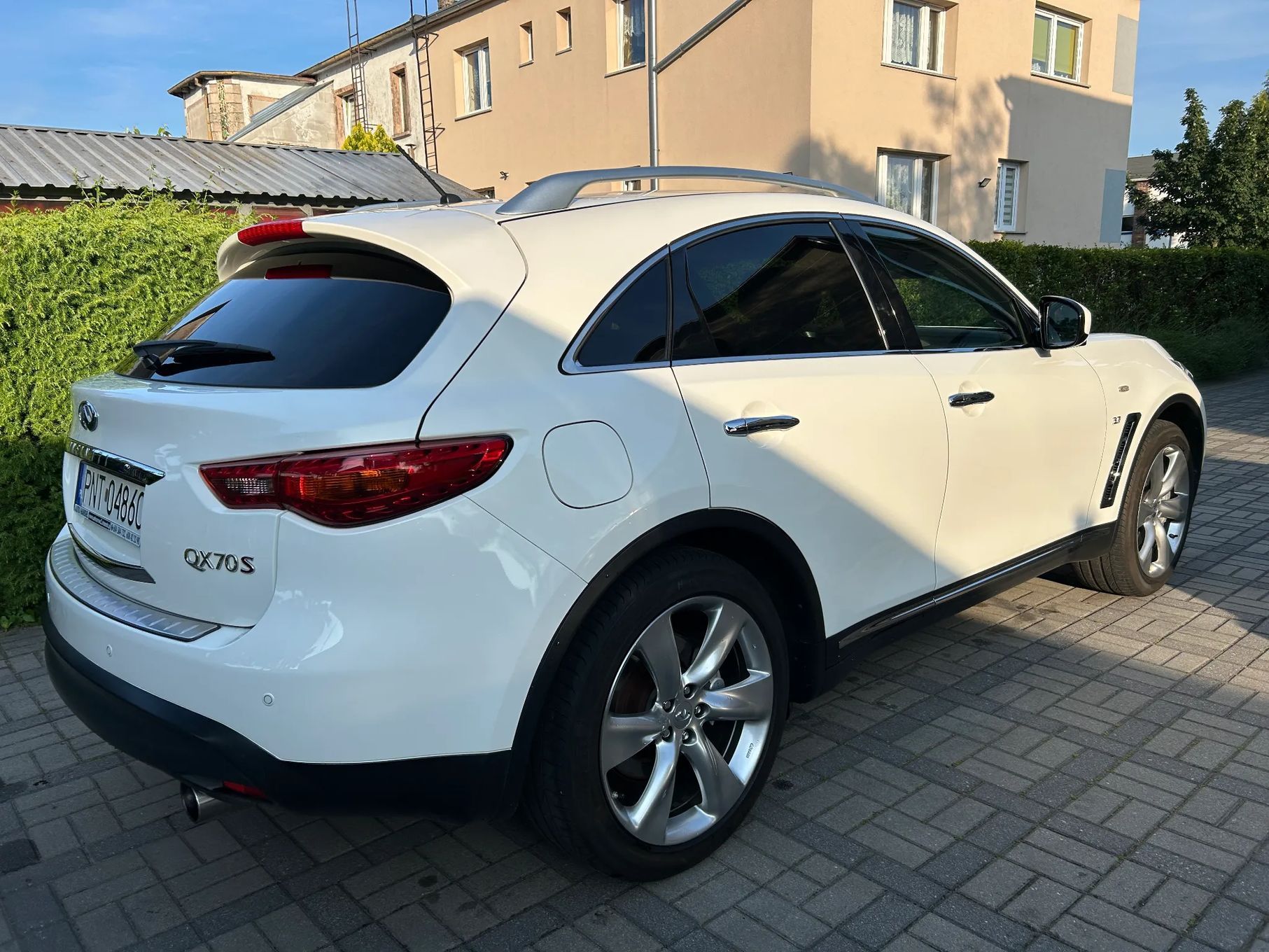 Infiniti QX70 3.7 V6 320 KM Permium S Europa 69 Netto