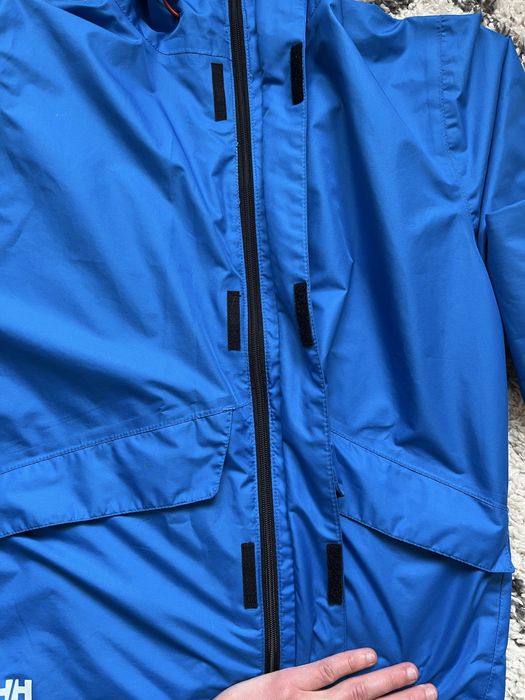 Вітровка від бренду Helly Hansen