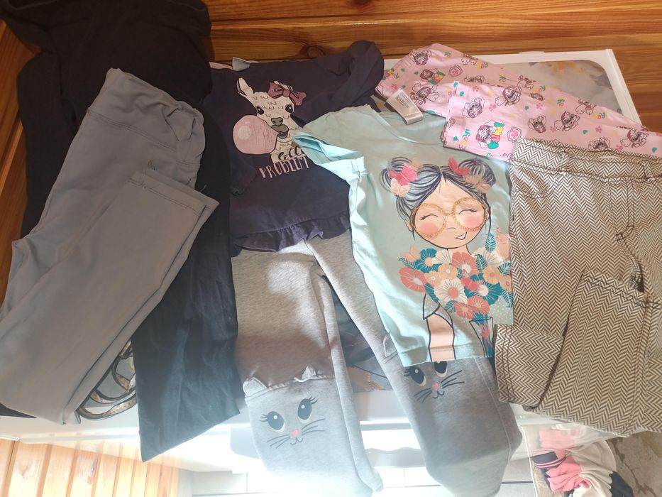 Віддам речі що на фото