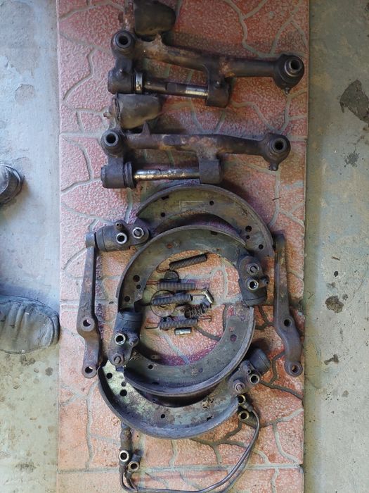 Шкварня, ричаги ,тормозні колодки з циліндрами  на волгу