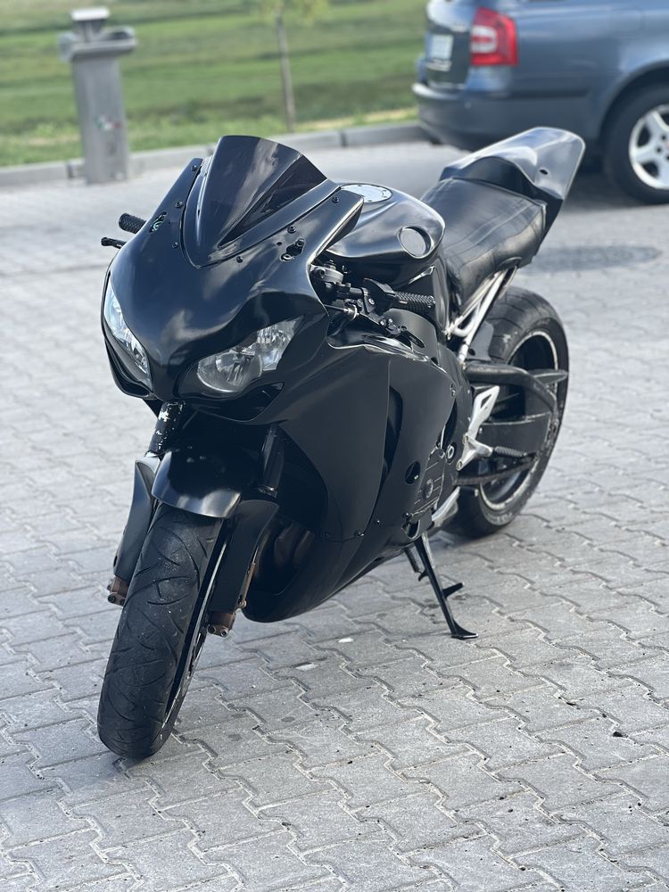 Honda cbr 1000rr fireblade