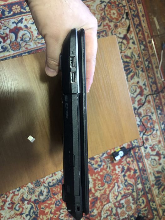 Продам ноутбук Acer i3 озу6 гб ssd60+ hdd750