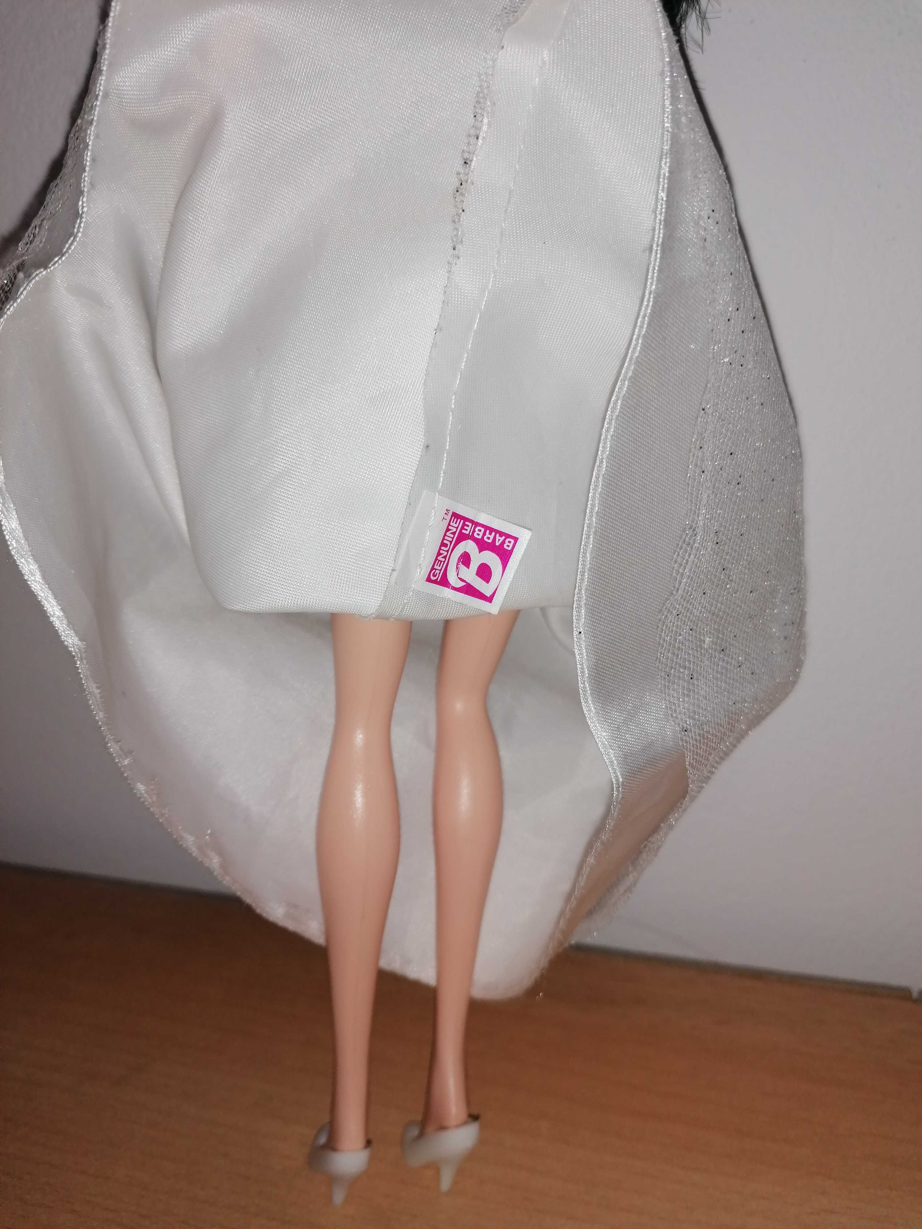 Lalka Barbie brunetka w sukni ślubnej