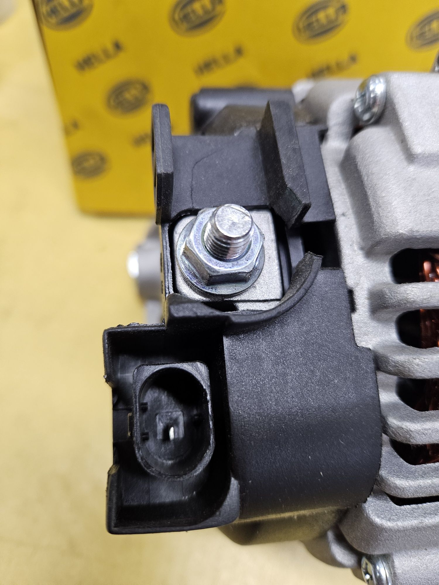 BMW e90 E87 2.0 3.0 D nowy alternator 150A Hella  8EL012.429-291