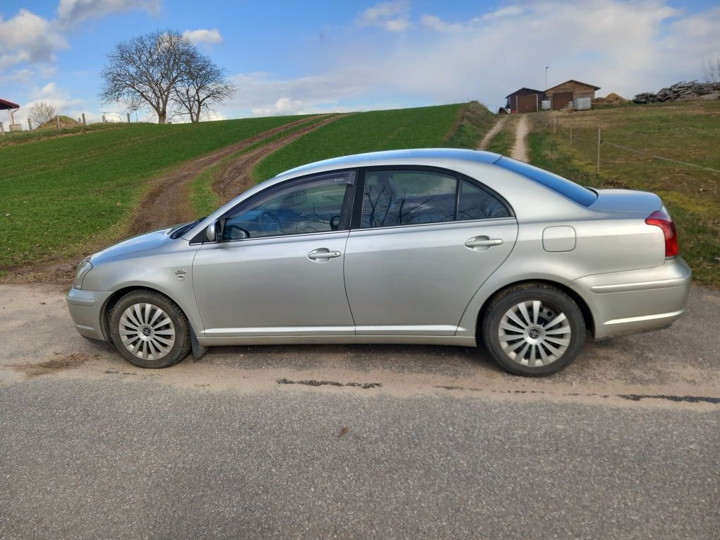 Sprzedam Toyota Avensis