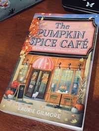 the pumpkin spice café книга англійською