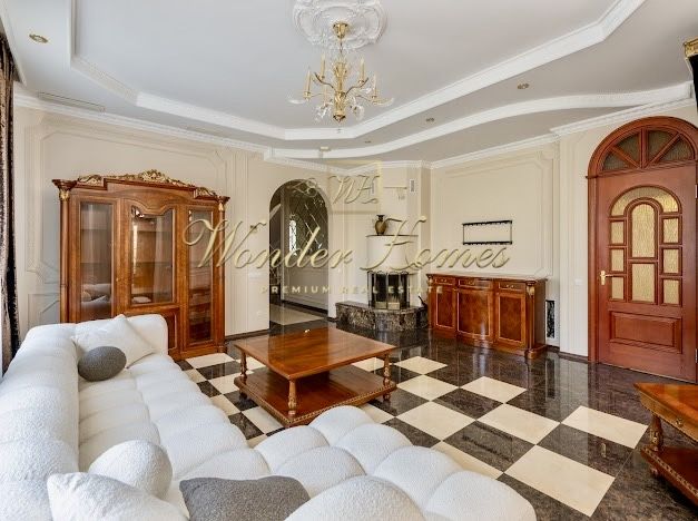 Продажа дома 460 м2  в Софиевская Борщаговка, бессейн, сауна, сад.