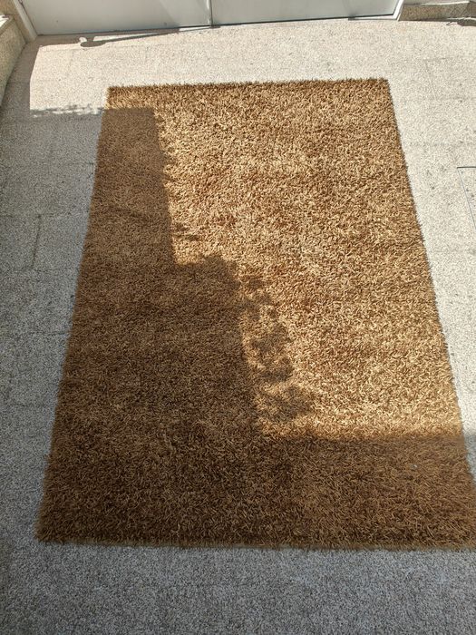Tapete dourado 290 × 205 cm – usado em bom estado