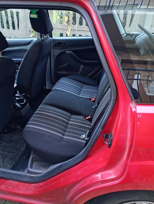 ford focus 1,6 benzyna kombi