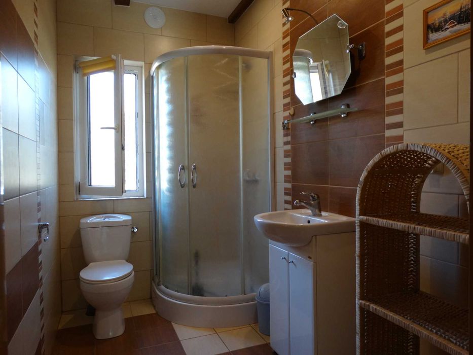 MAZURY Duży Domek, cztery sypialnie, 100m do jeziora, jacuzzi