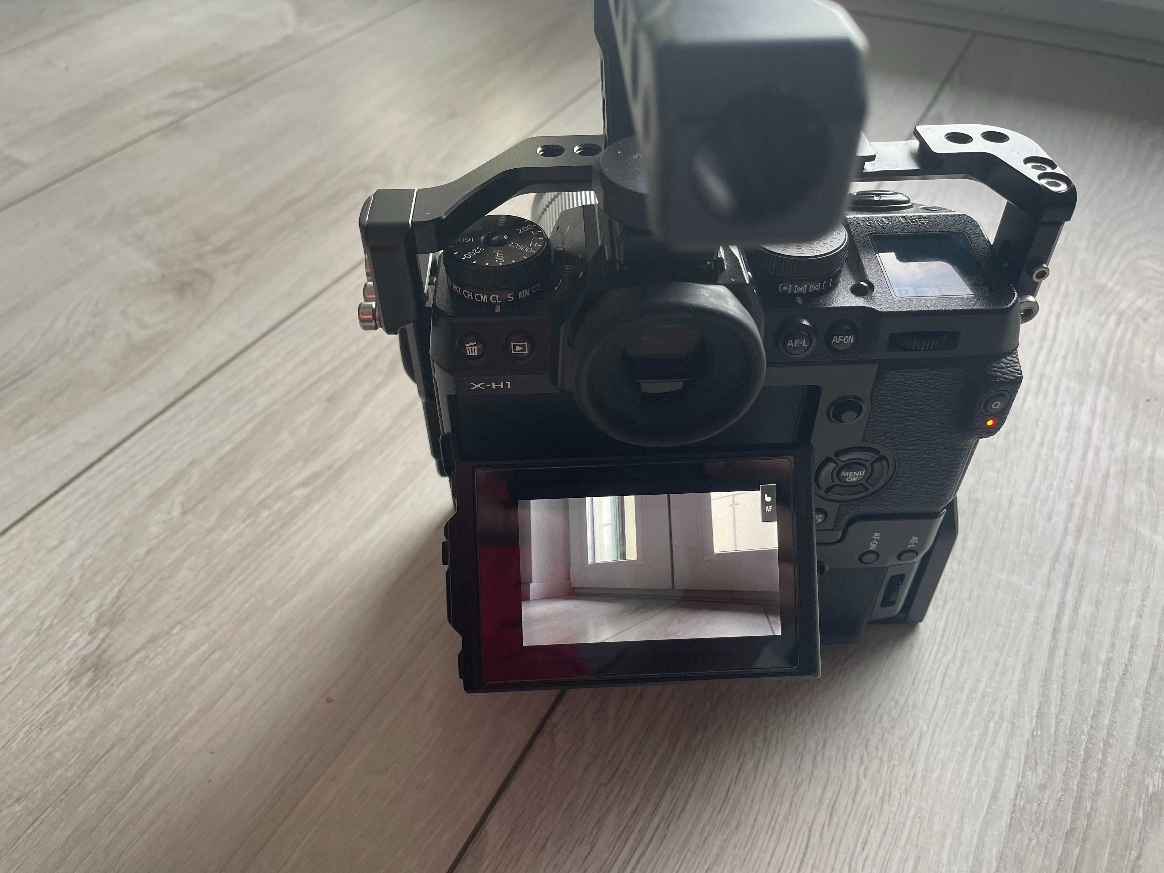 Aparat Fujifilm X-H1 + GRIP + Klatka + Obiektywy