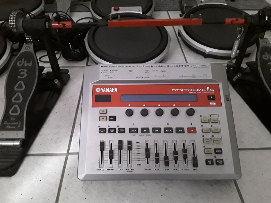 Bateria  yamaha DTXtreme ii.
