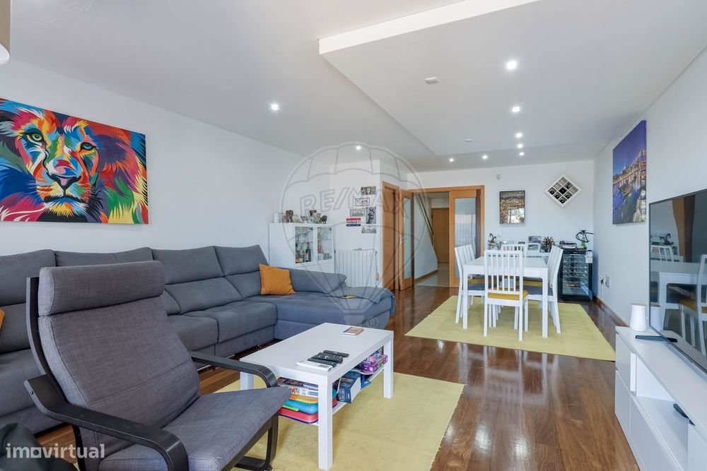 Moradia T4 para venda