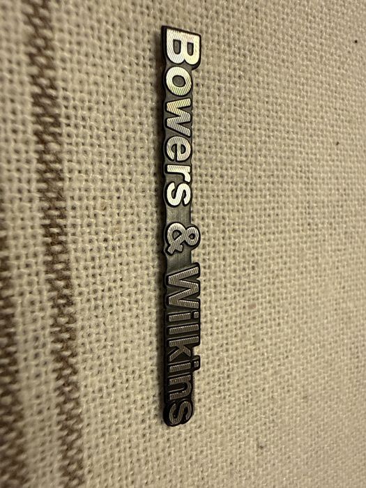 Logotipo 3D Bowers & Wilkins