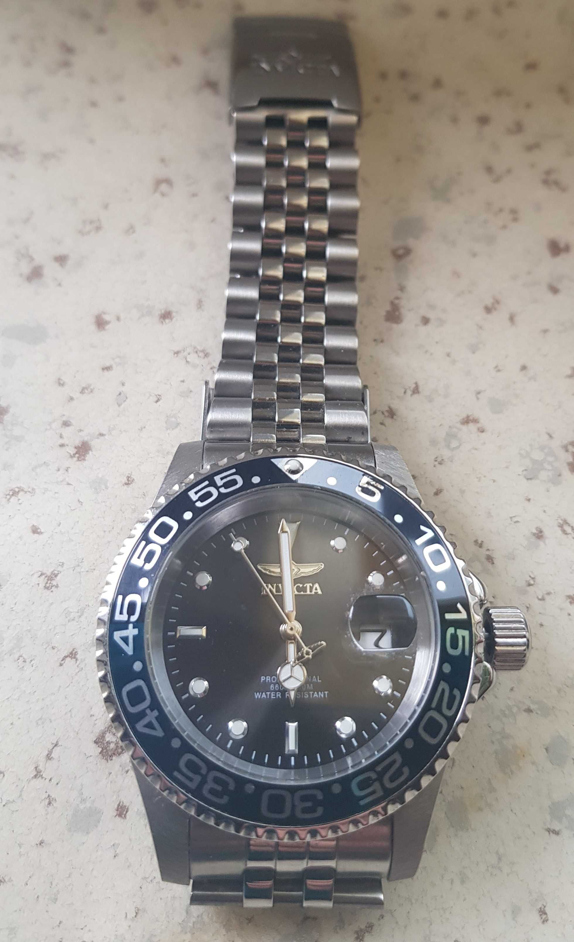 Zegarek męski Invicta Pro Diver model 34104 czarny BATMAN