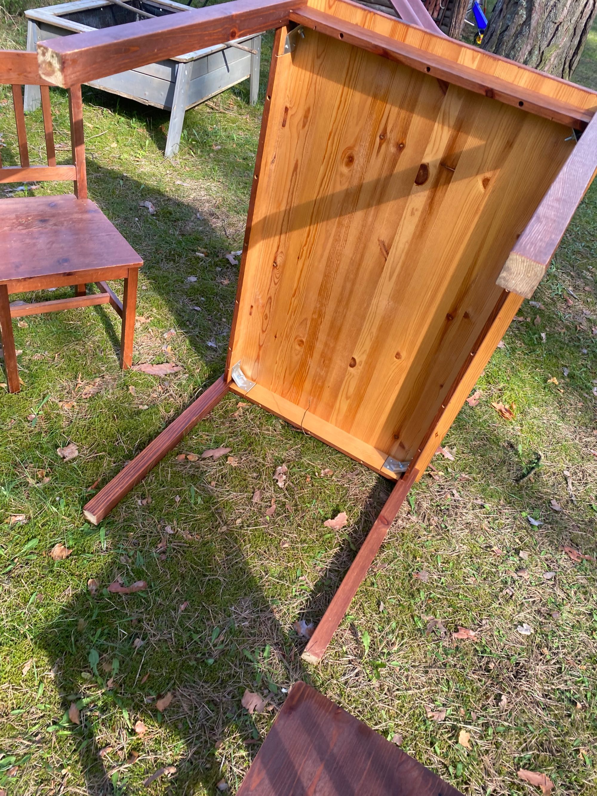 Stół drewniany +4 krzesła Tanio