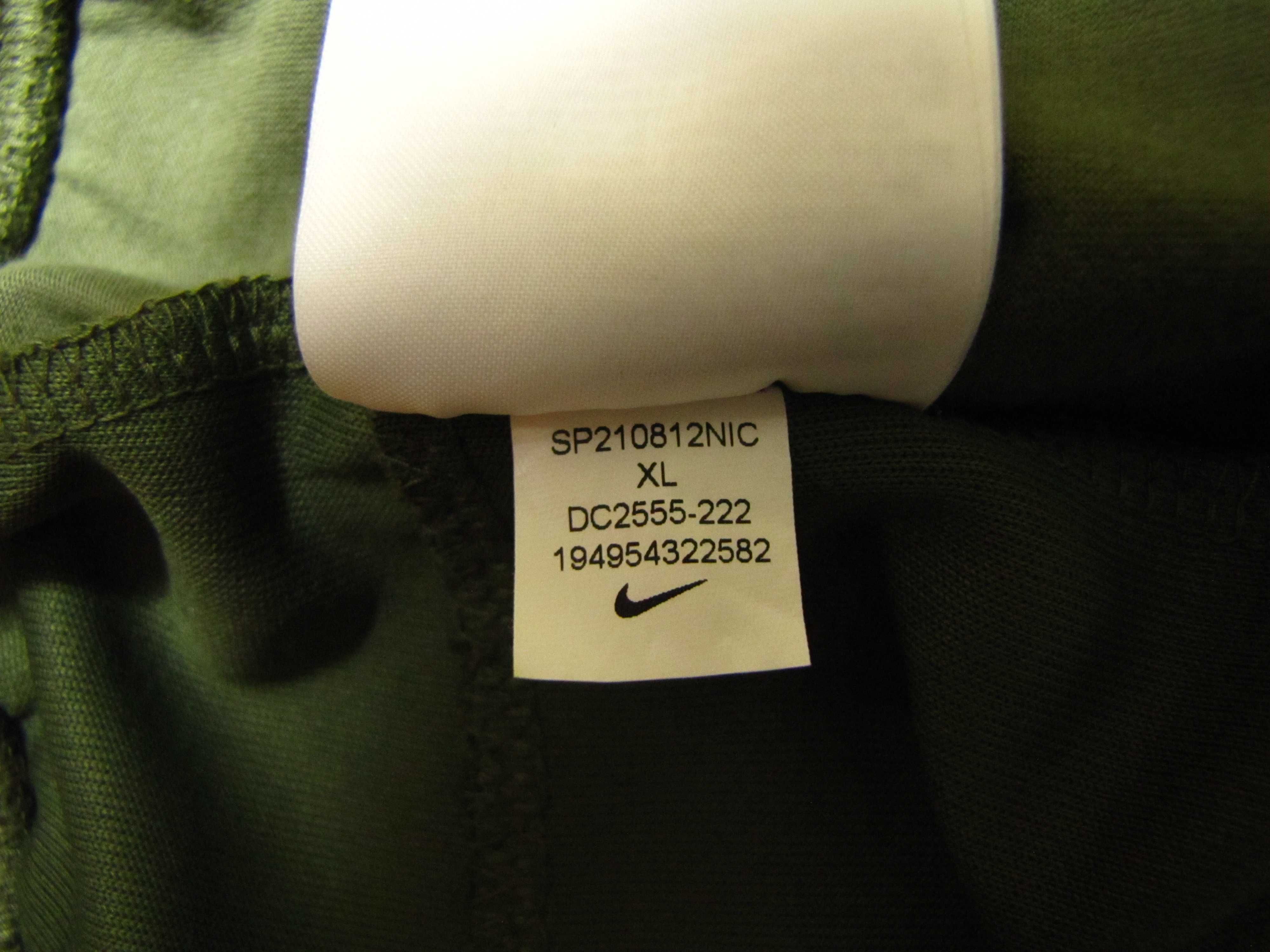 Spodnie dresowe Nike Air Max Fleece Joggers Cargo - XL