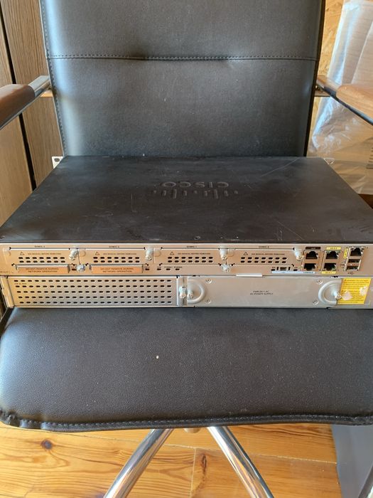 Продам маршрутизатор Cisco 2911