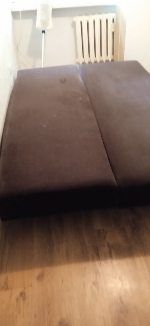 Tapczan w dobrym stanie