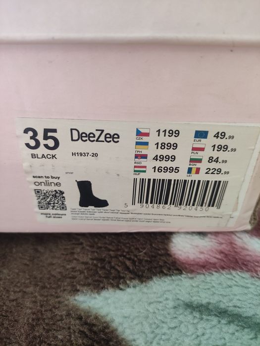 Kozaki Dee Zee na koturnie