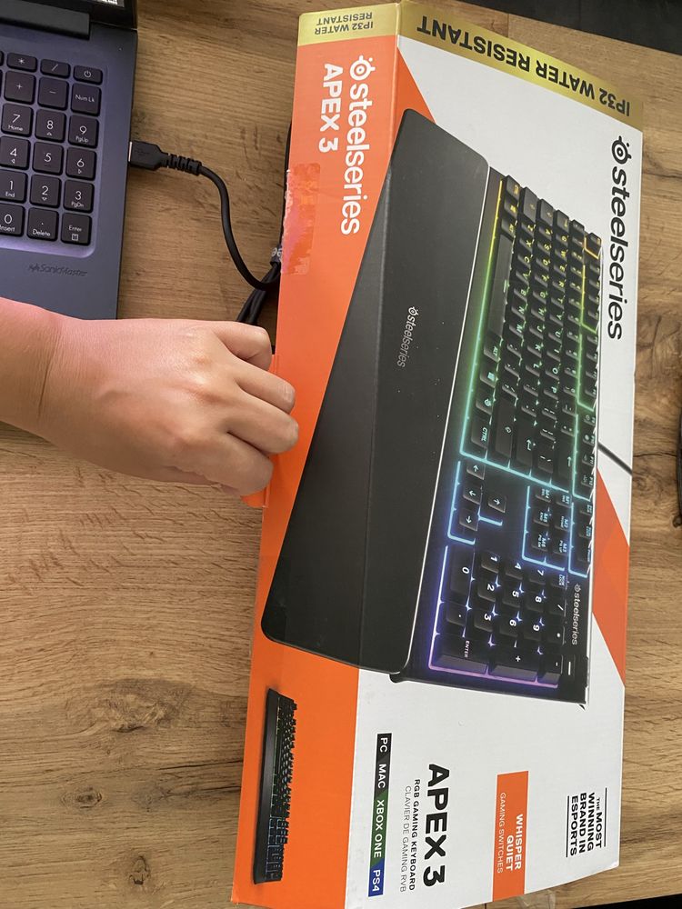 Klawiatura gamingowa SteelSeries Apex 3 czarna