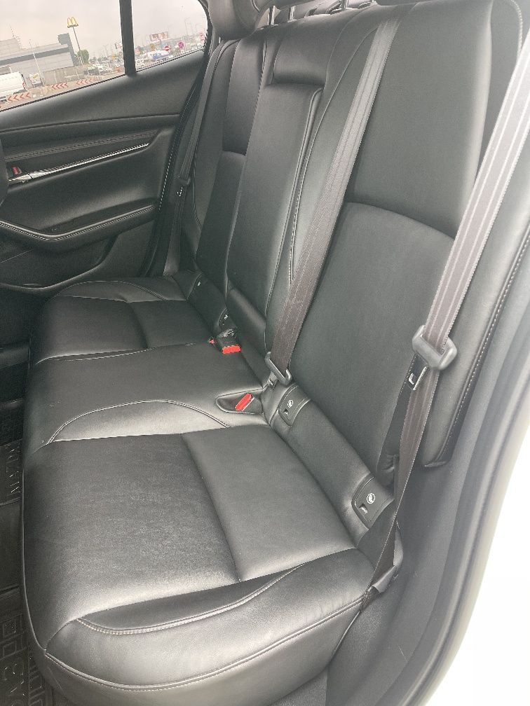 Mazda 3 AWD SKYACTIV G 2.5, повний привід та комплектація