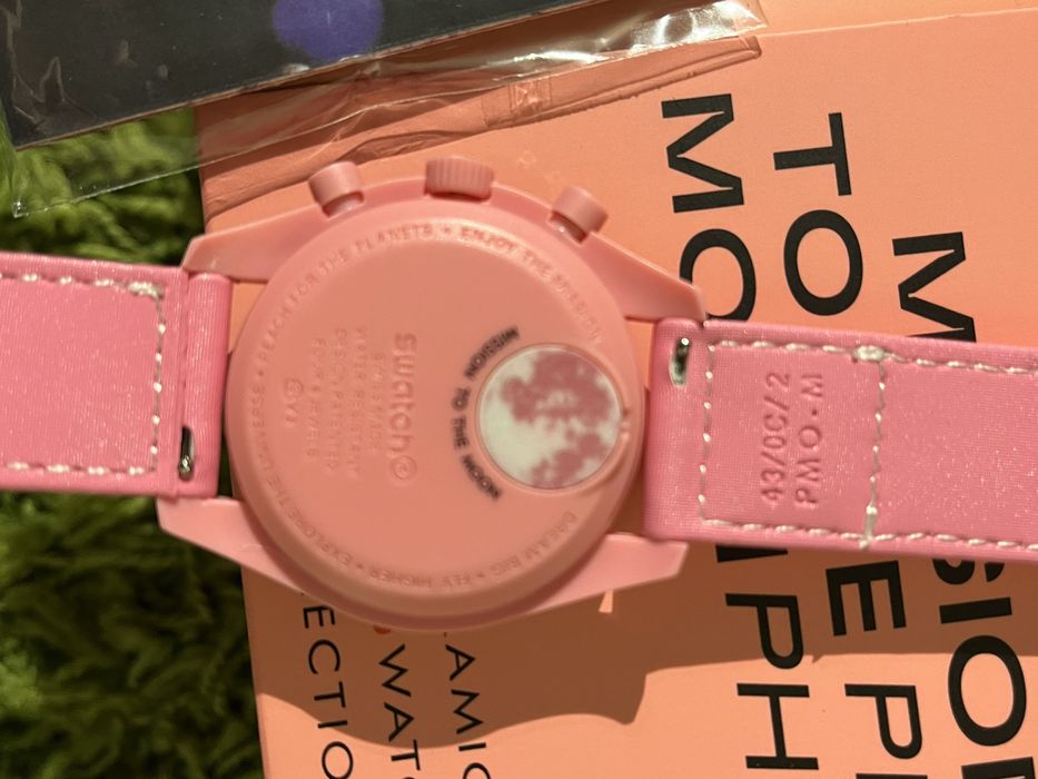 Relógio Swatch mission to the pink  moon Phase