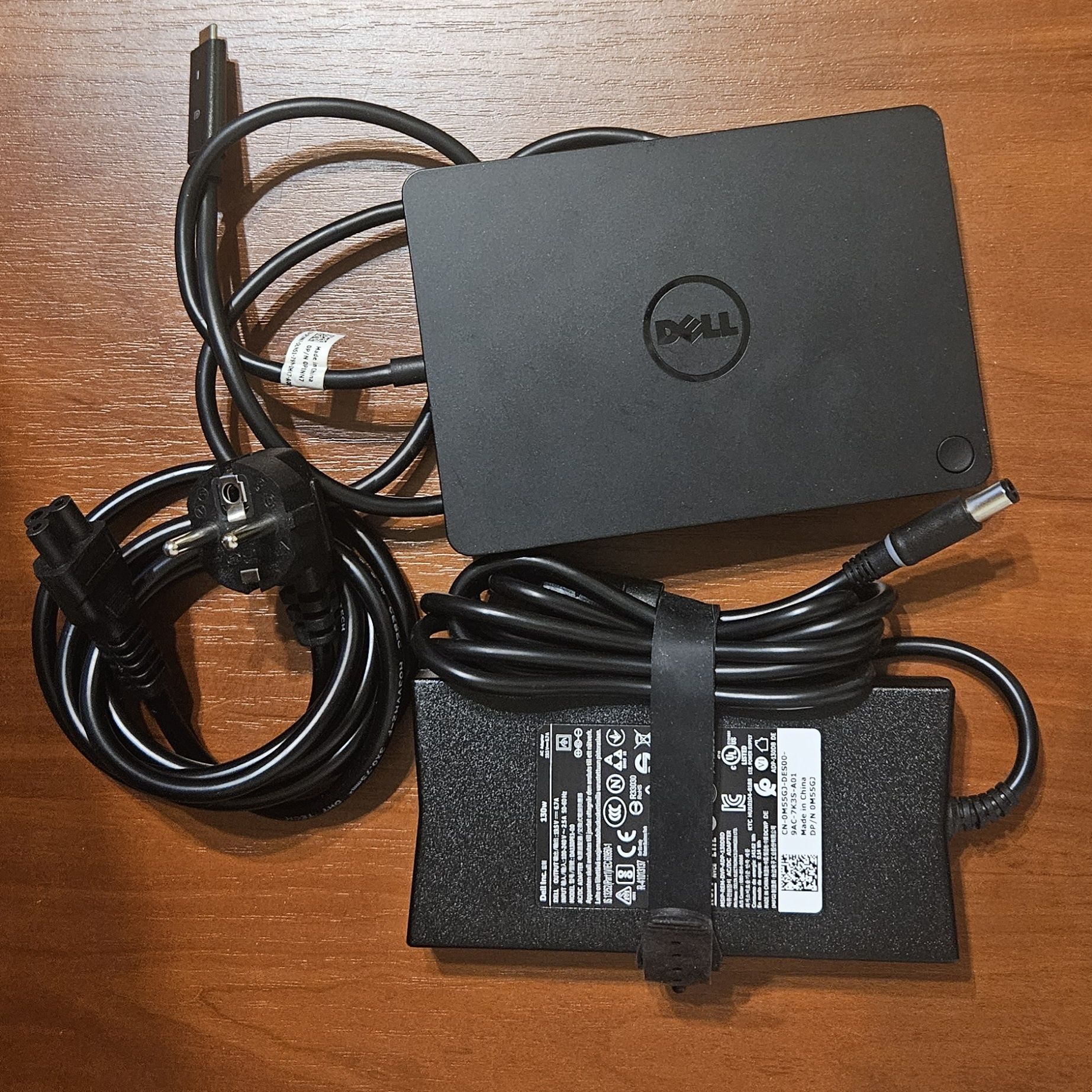 Оригінальна Dell WD15 (K17A) USB-C док-станція + блок живлення (130 W)