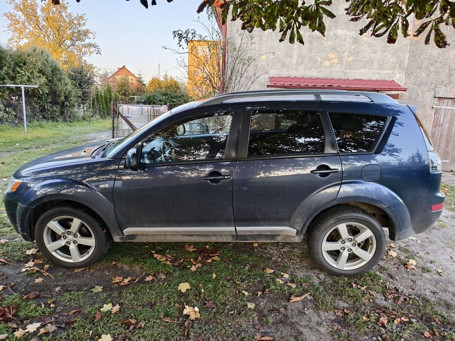 Mitsubishi Outlander 2 2.0 Did  4x4  7-osobowy  fabrycznie bez DPF
