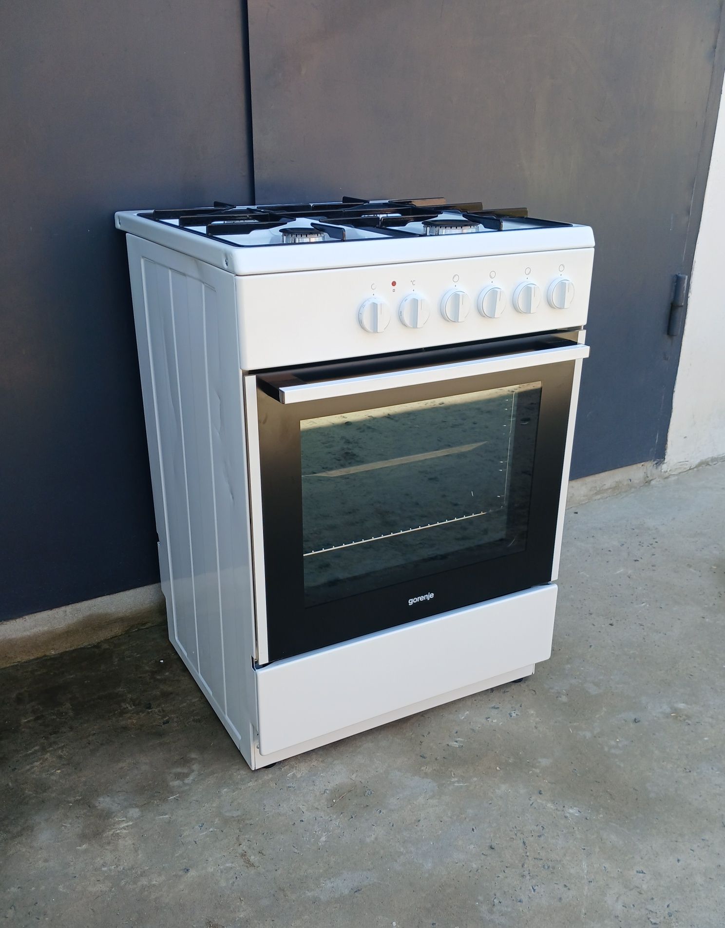 Комбінована газова плита Gorenje, 60 см, стан нової
