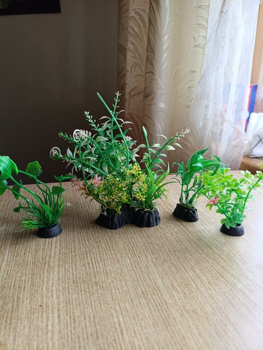 Штучні рослини в акваріум