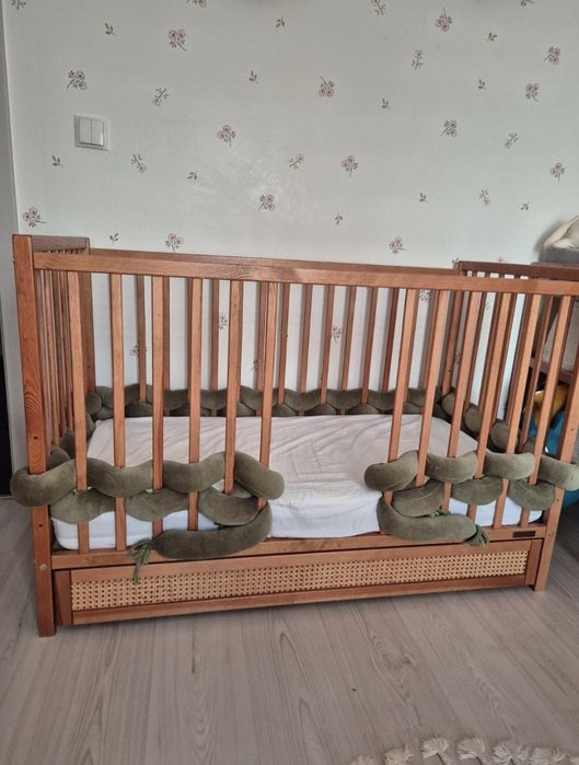 Łóżeczko niemowlęce (w zestawie z szufladą i materacem Rucken)