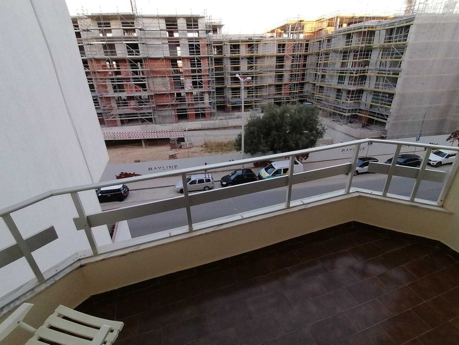 Armação de Pera: Excelente T2 grande, a 30 metros da praia, vista mar!