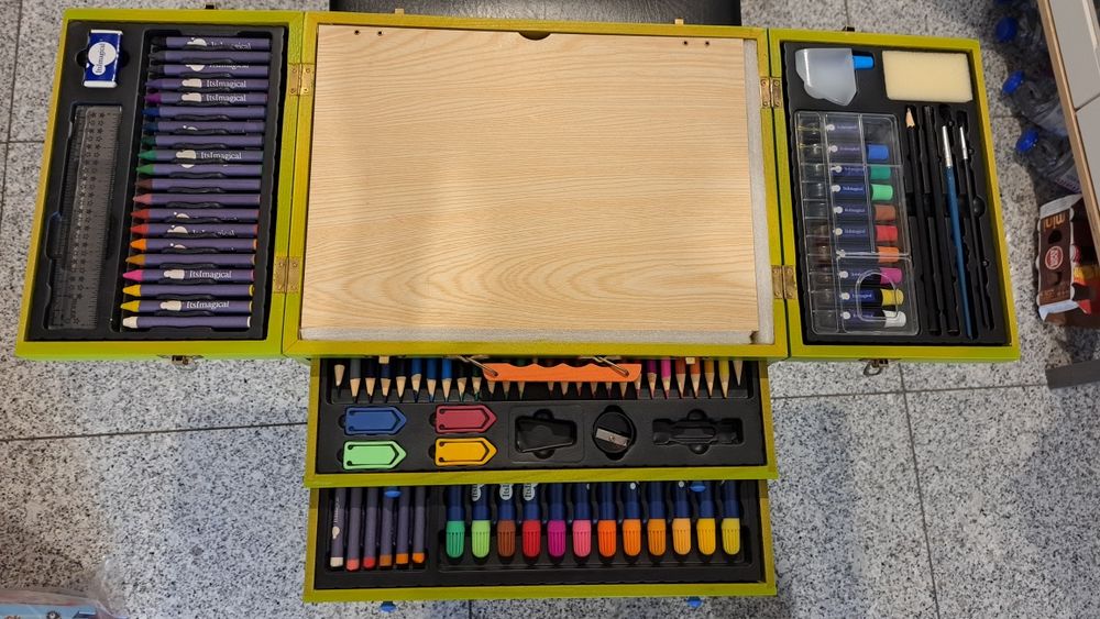 Mala Kit Gigante de Colorir e Pintar Criança Imaginarium (Como nova)
