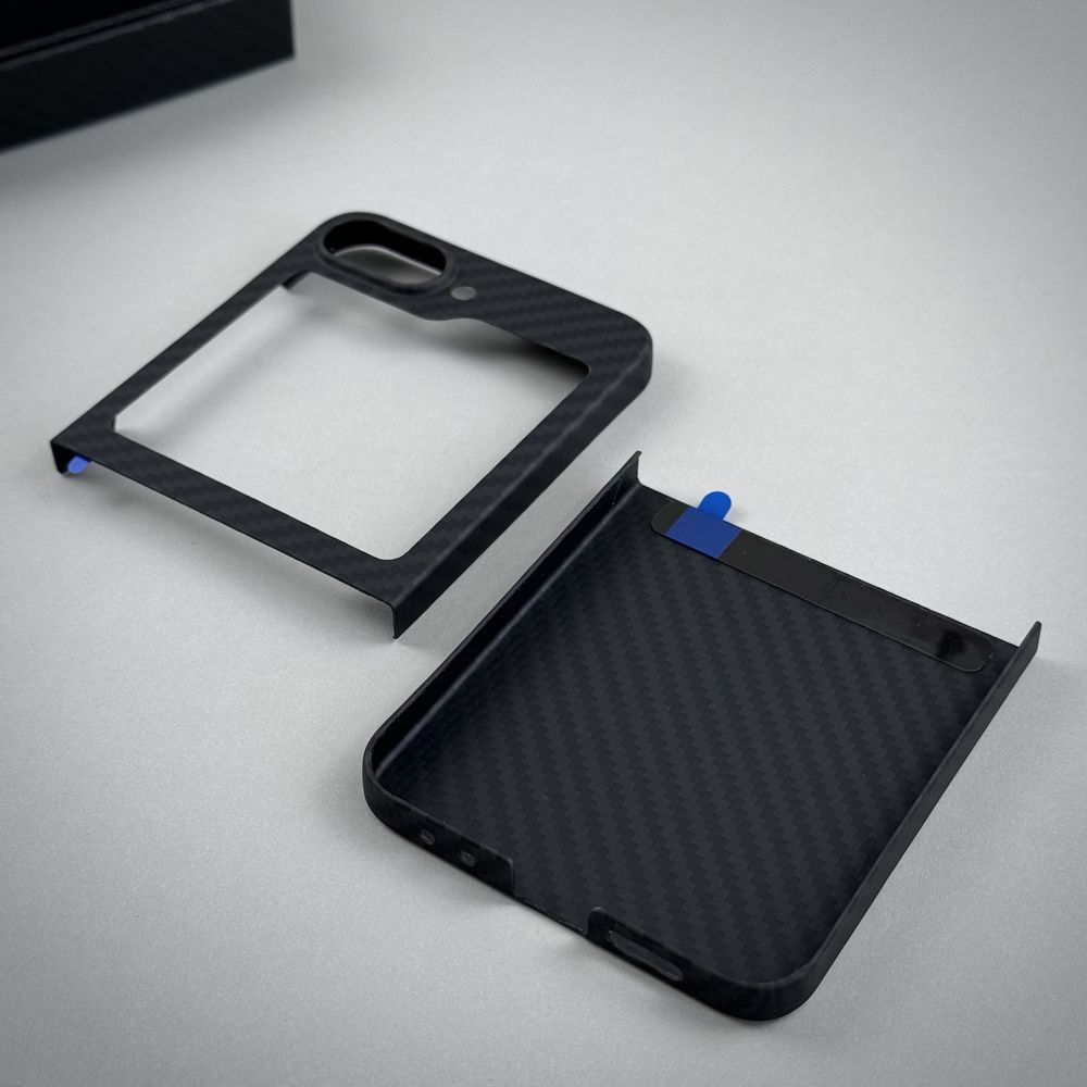 Карбоновый чехол Galaxy Flip 6