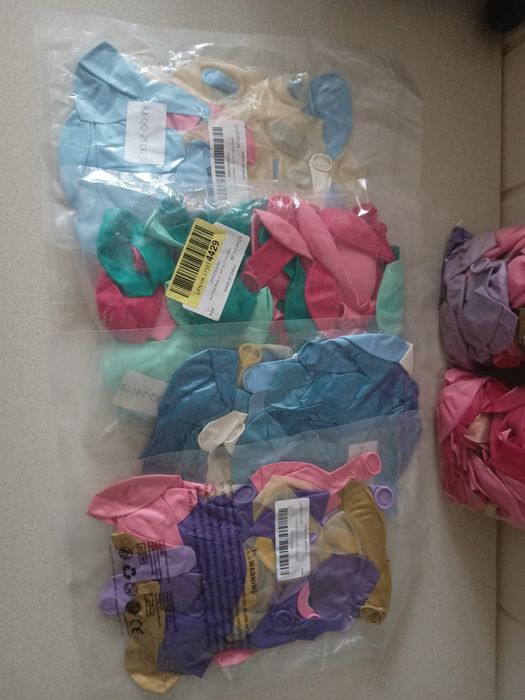 Zestaw balonów nr.1 różne kolory, 360sztuk + 12 tasiemek