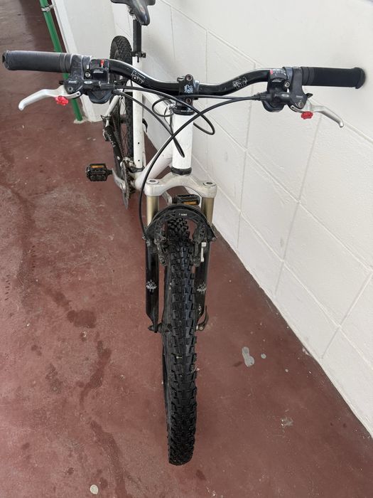 Bicicleta Kona Roda 26