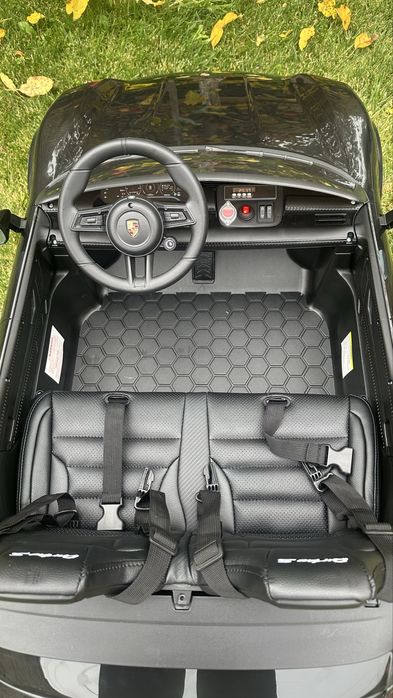 Електромобіль для дітей Porsche Taycan Turbo S Авто на акумуляторі