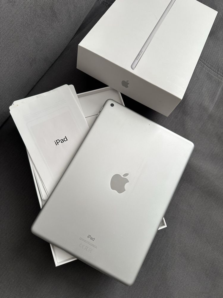 Apple iPad 10,2 silver планшет