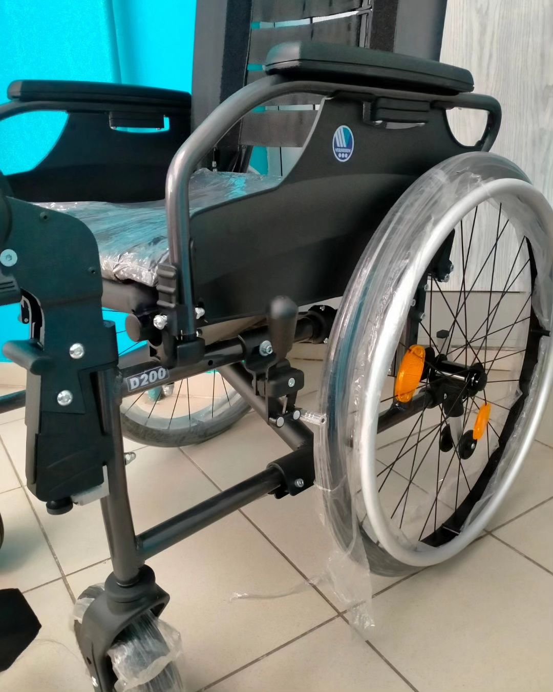 Инвалидная коляска Vermeiren d200