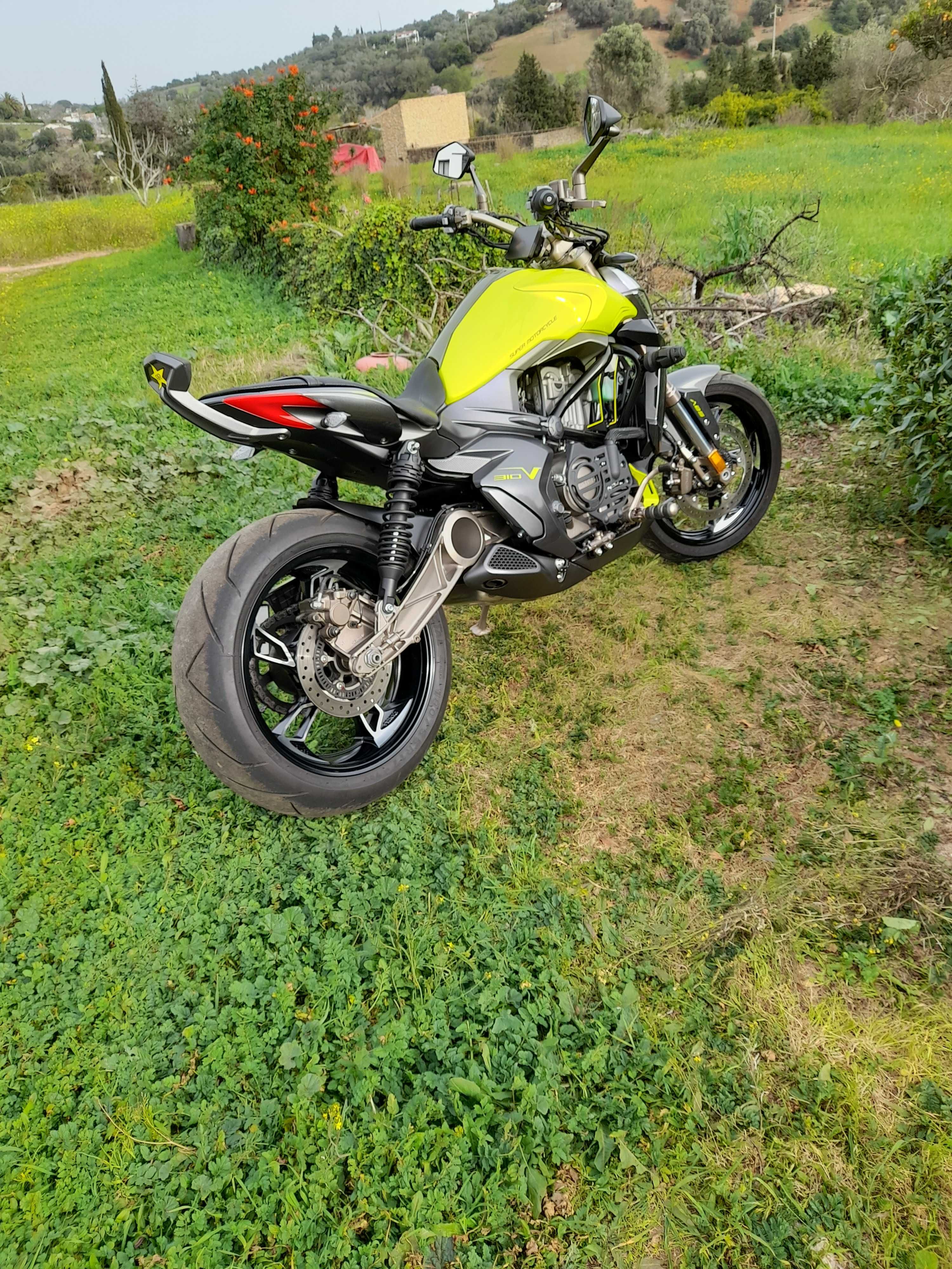Zontes 310V como nova